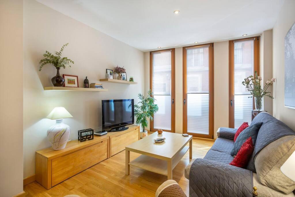 Marieta Apartment By The Castle With Ac Alicante Eksteriør bilde